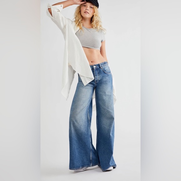 🎉LAST CHANCE🎉FREE PEOPLE
Lovefool Low Rise Jeans - Picture 2 of 15